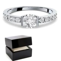 Schmuckladen AMOONIC Verlobungsring "Charming Beauty" Ring mit 11 Zirkoniasteinen^ Verlobungsringe|Verlobung